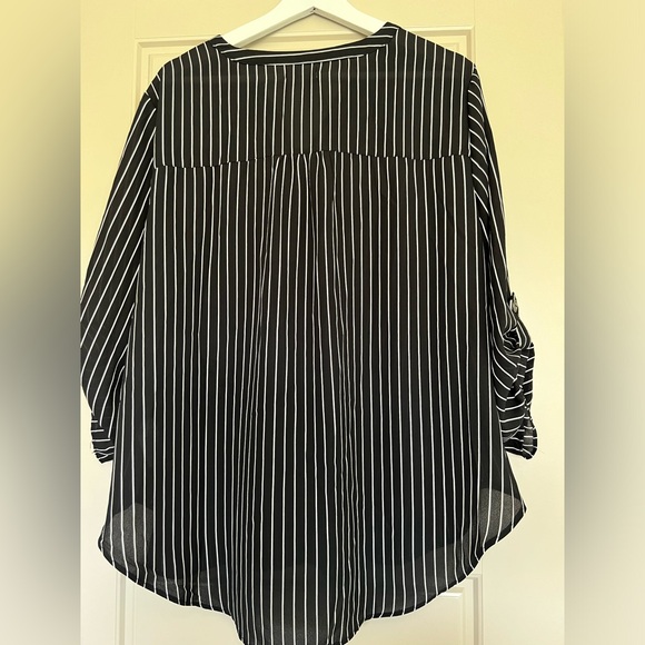 Maurice’s Atwood 3/4 sleeve popover blouse - Picture 2 of 4